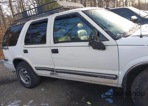 2000 Chevrolet Blazer Lt from USA, damaged, VIN 1GNDT13W9YK145110